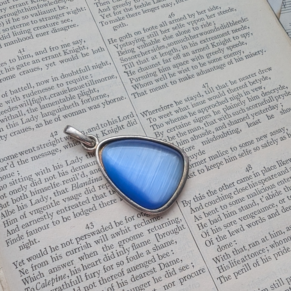 Elegant Blue Pendant Necklace Charm
